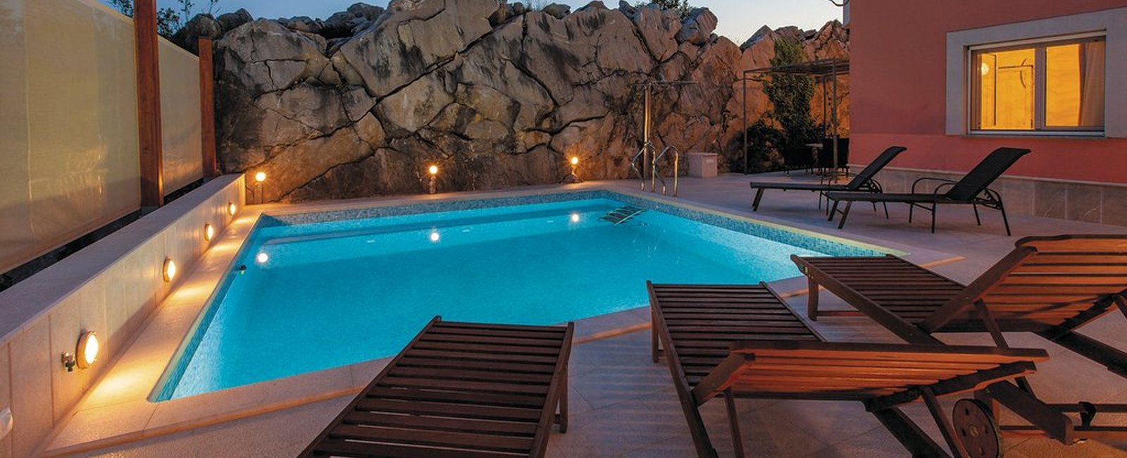 villa_pool_podstrana